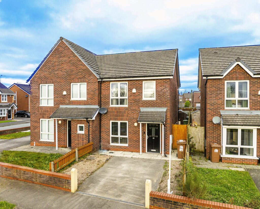 2 bed semi-detached house for sale in Newton-le-willows