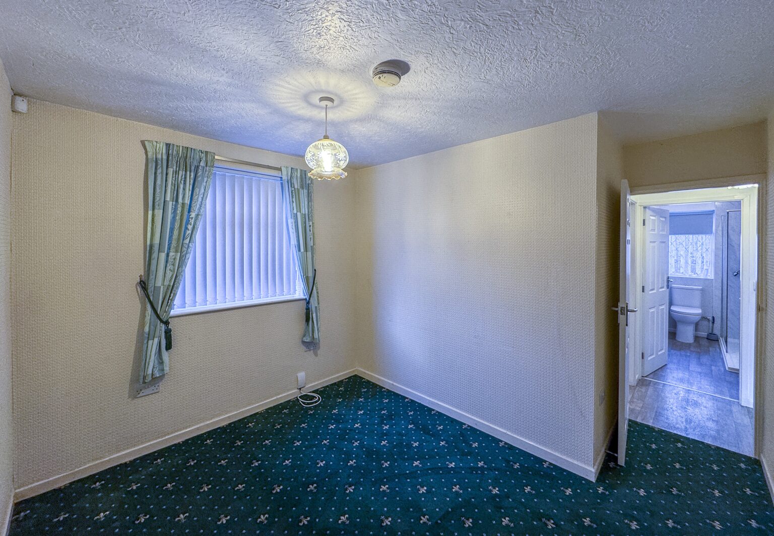 3 bed bungalow for sale in leigh