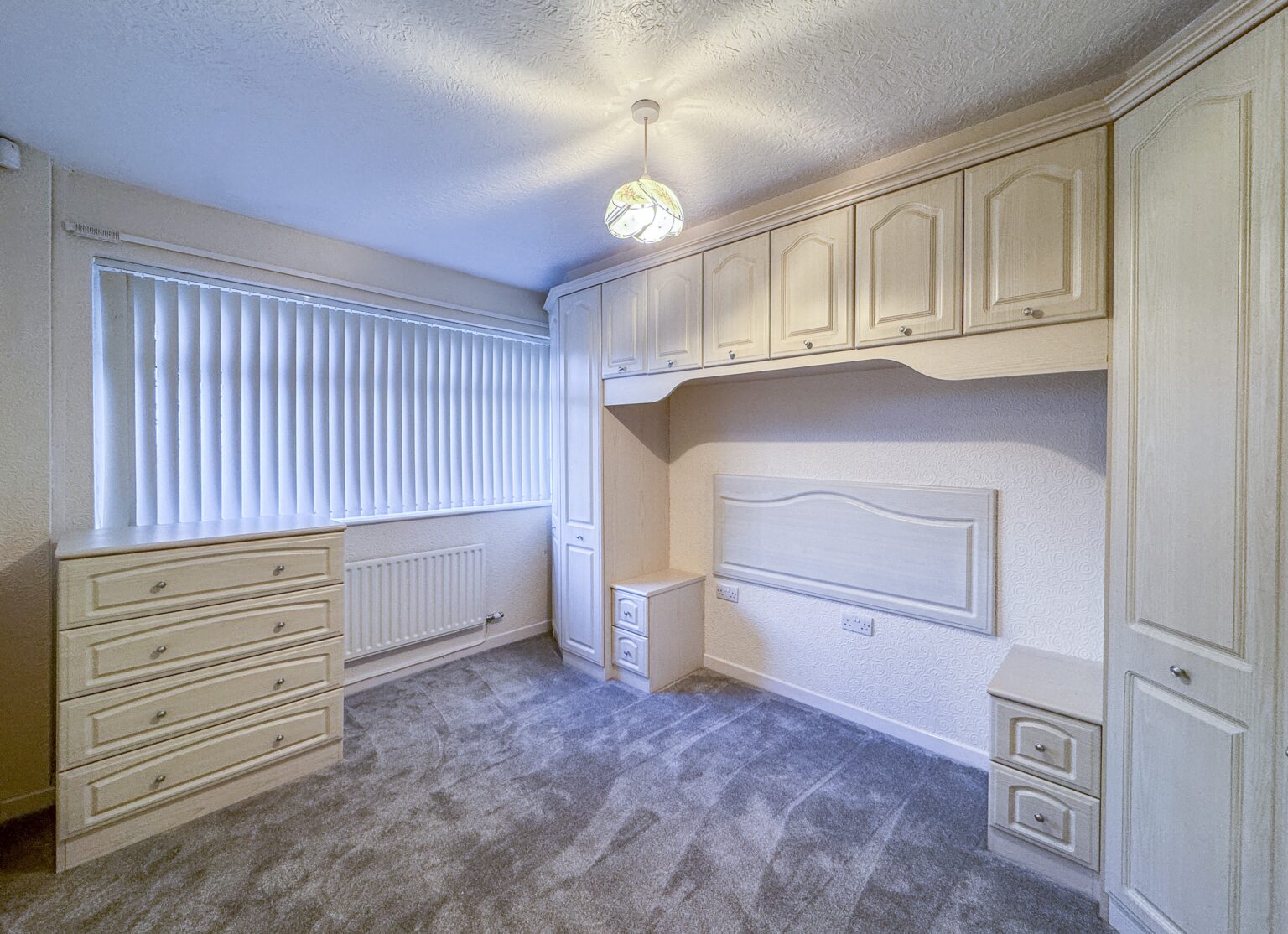 3 bed bungalow for sale in leigh