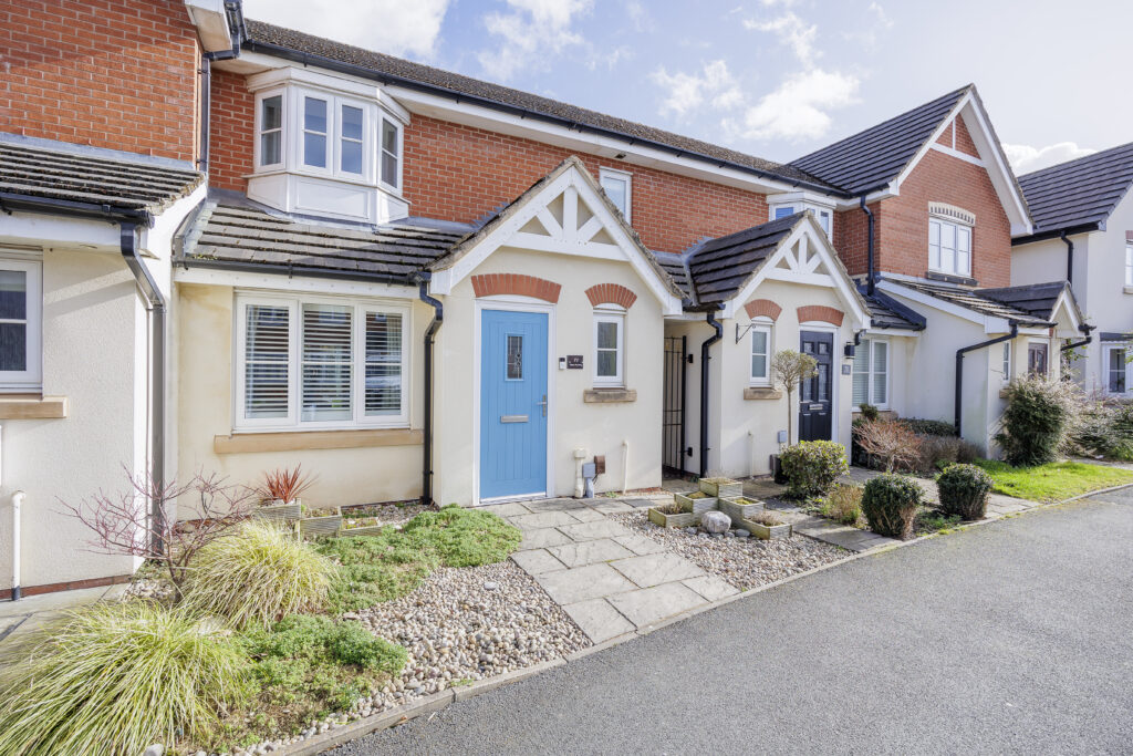 2 bed terraced house for sale in Newton-le-willows