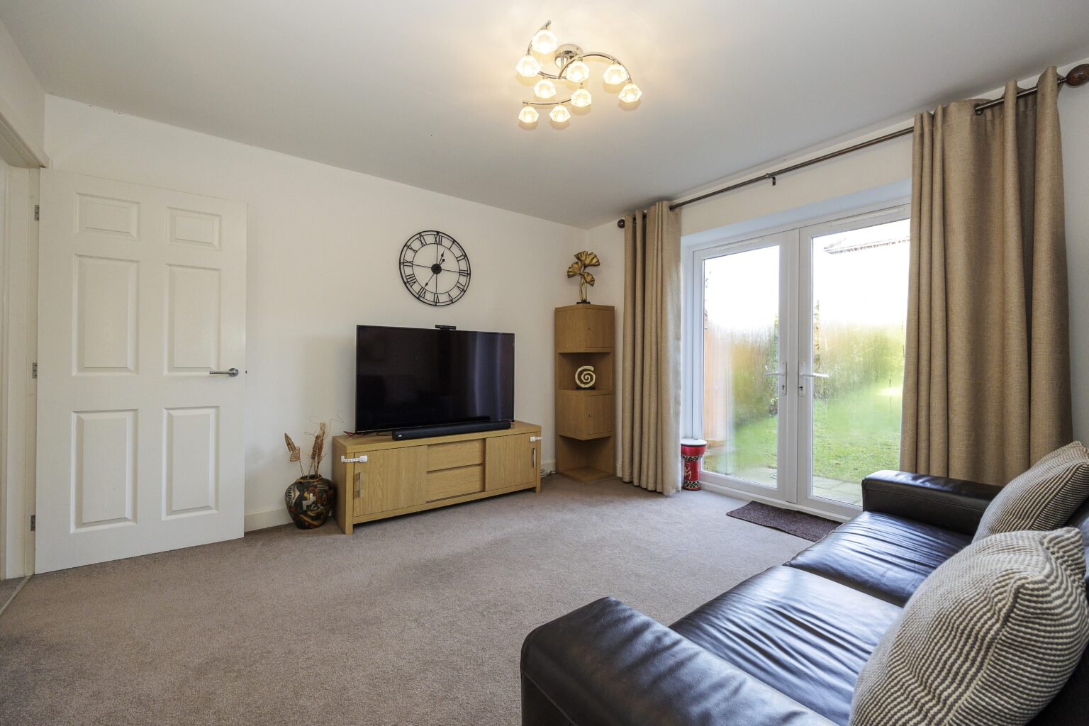 2-Bedroom House For Sale with Lake View in Newton-le-Willows