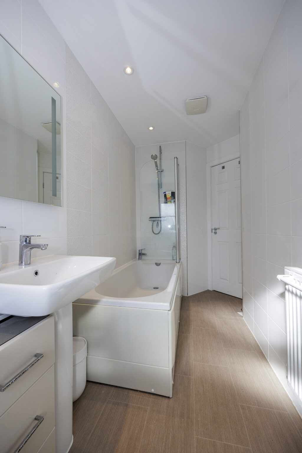 2-Bedroom House For Sale with Lake View in Newton-le-Willows