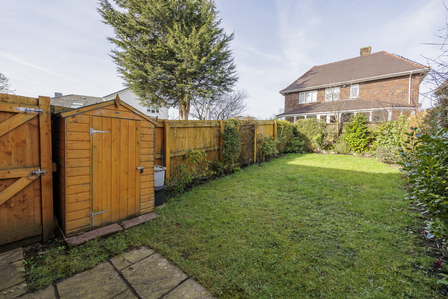2-Bedroom House For Sale with Lake View in Newton-le-Willows