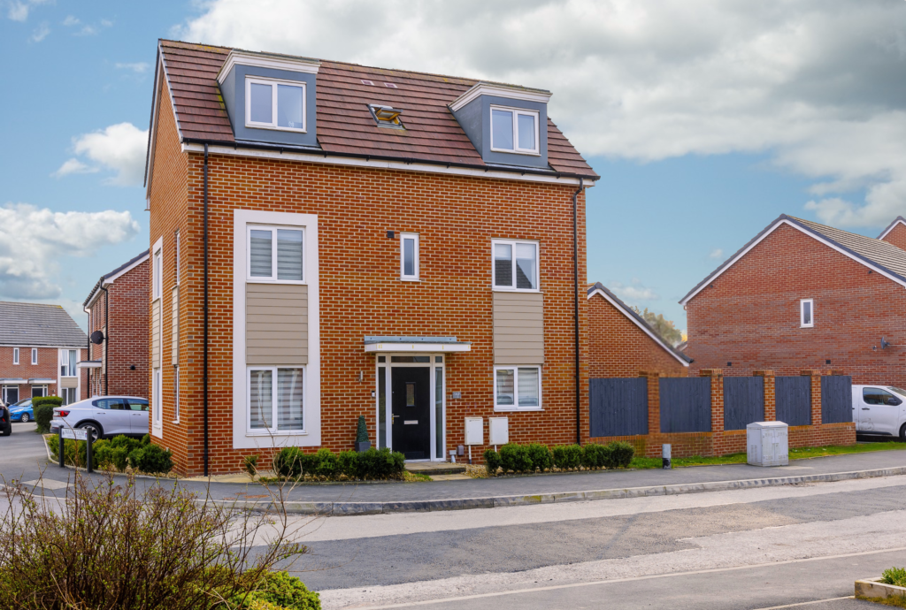 5 bed detached house for sale in Newton-le-willows