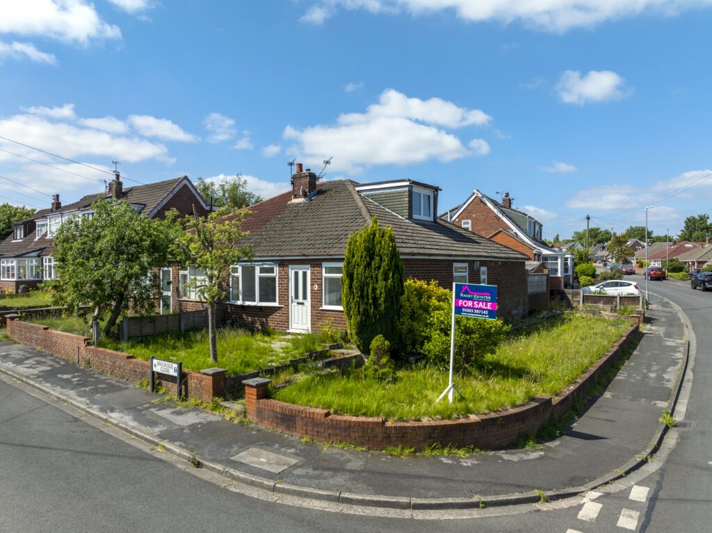 Spacious 3 Bedroom Semi-Detached Dormer Bungalow For Sale in Haydock (WA11)