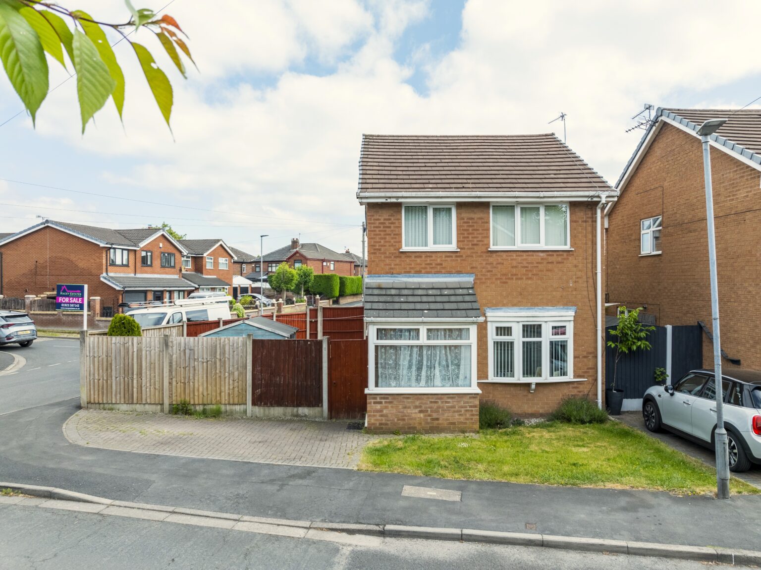 Spacious 3 Bedroom Detached Home For Sale in Haydock (WA11)