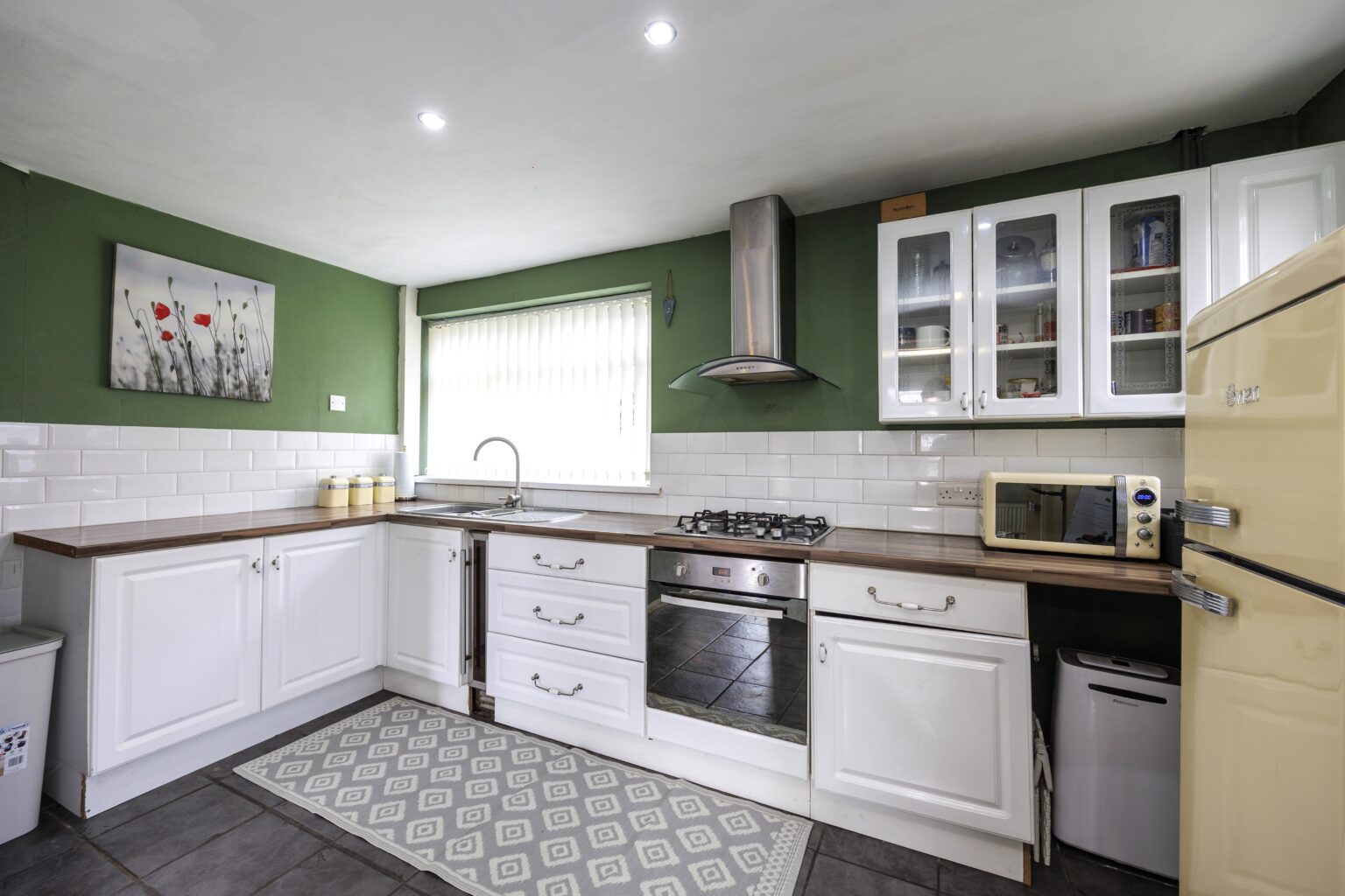 Spacious and Well-Maintained 3 Bedroom End Terraced Home For Sale in Golborne (WA3)
