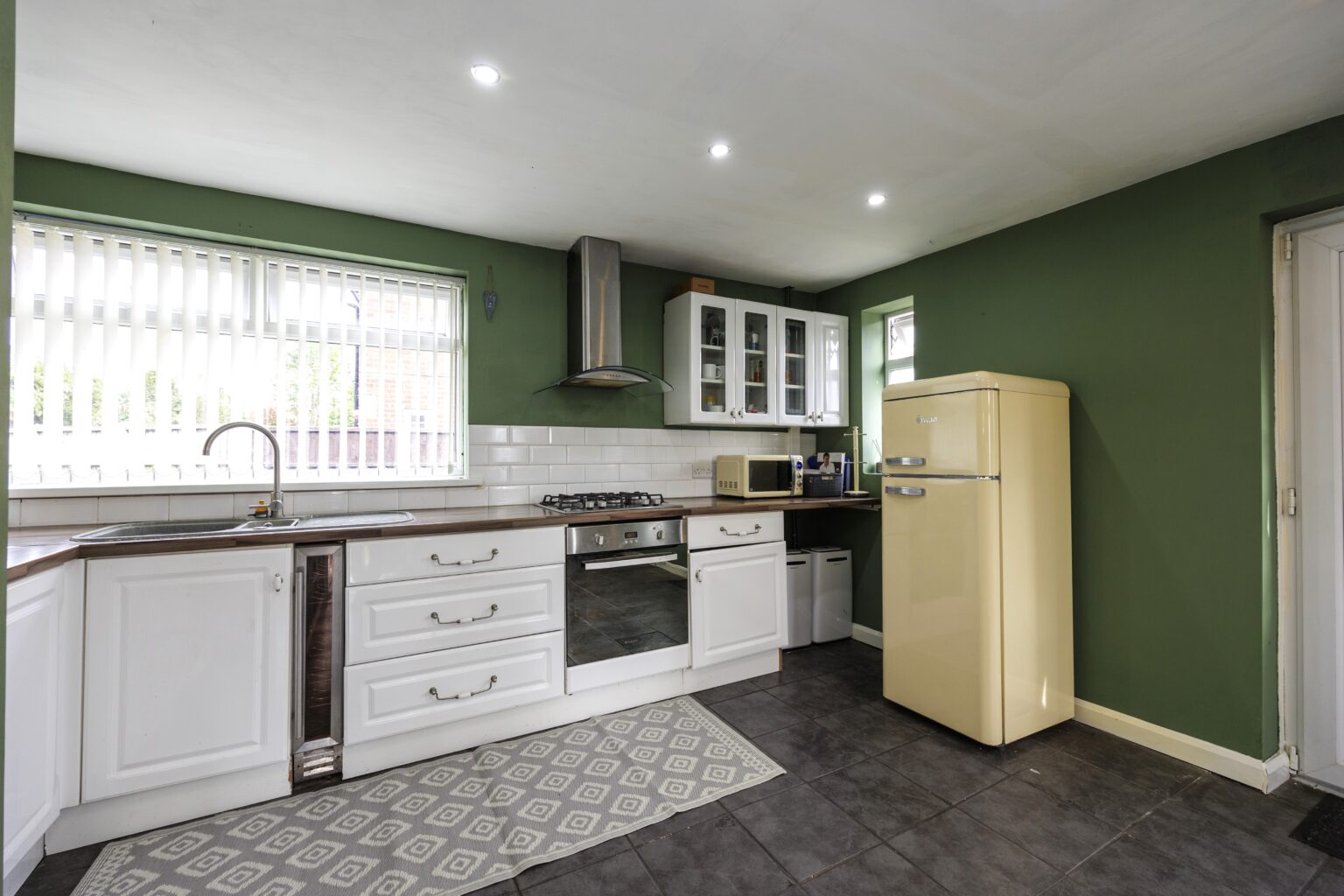 Spacious and Well-Maintained 3 Bedroom End Terraced Home For Sale in Golborne (WA3)