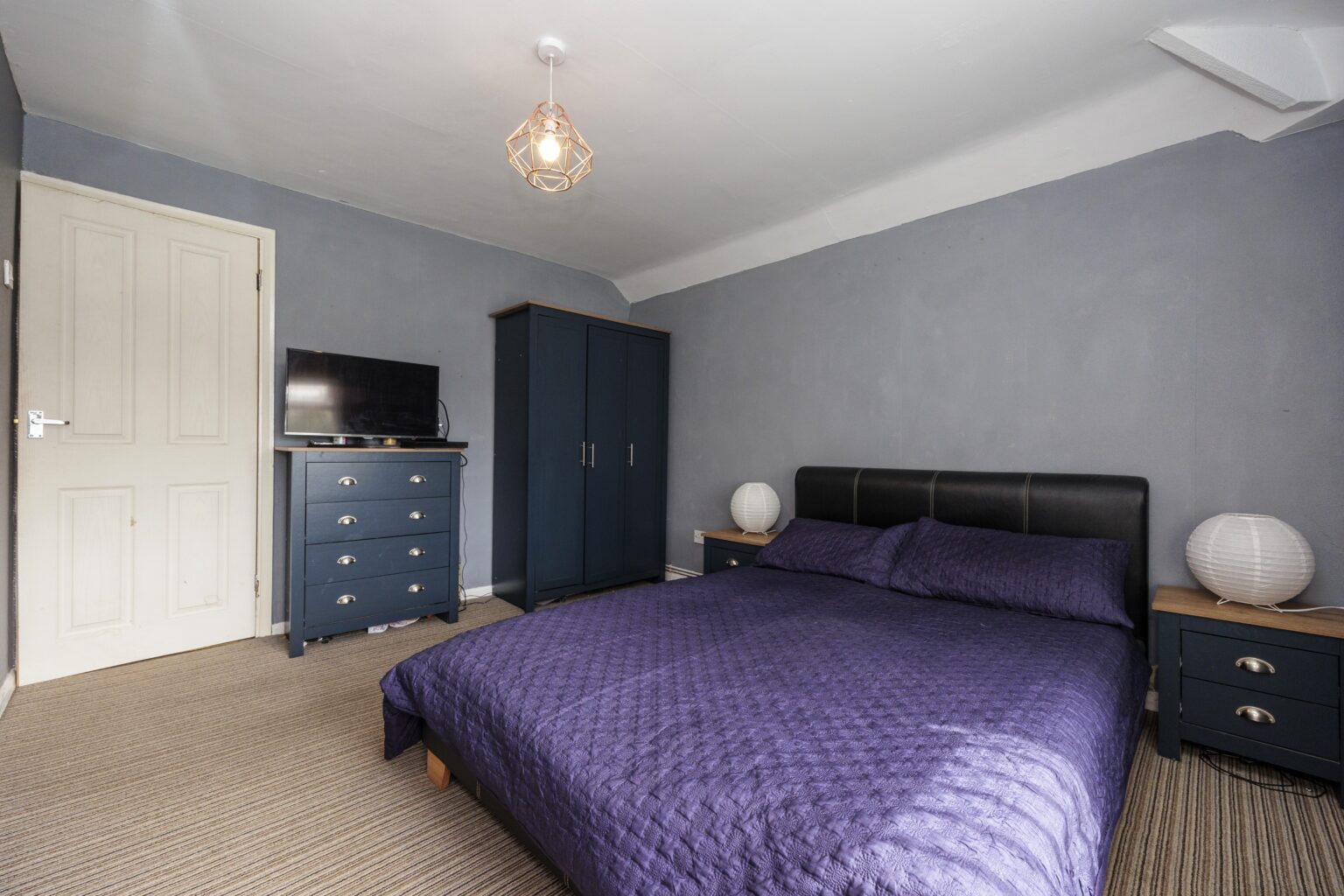 Spacious and Well-Maintained 3 Bedroom End Terraced Home For Sale in Golborne (WA3)
