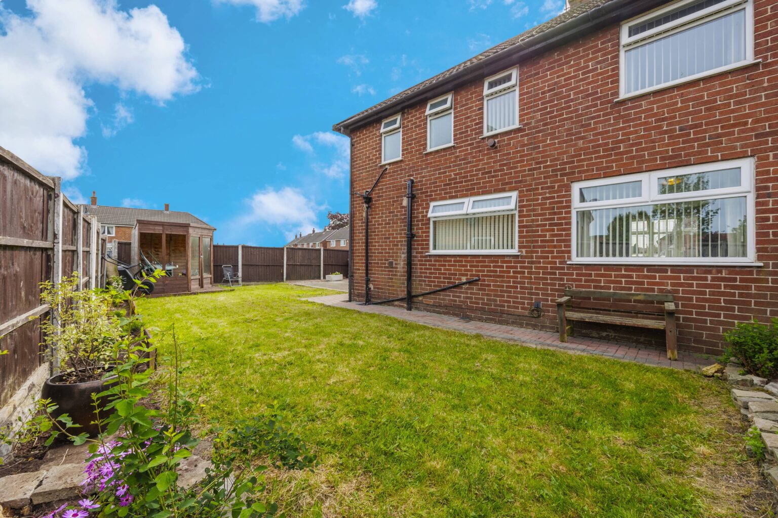Spacious and Well-Maintained 3 Bedroom End Terraced Home For Sale in Golborne (WA3)