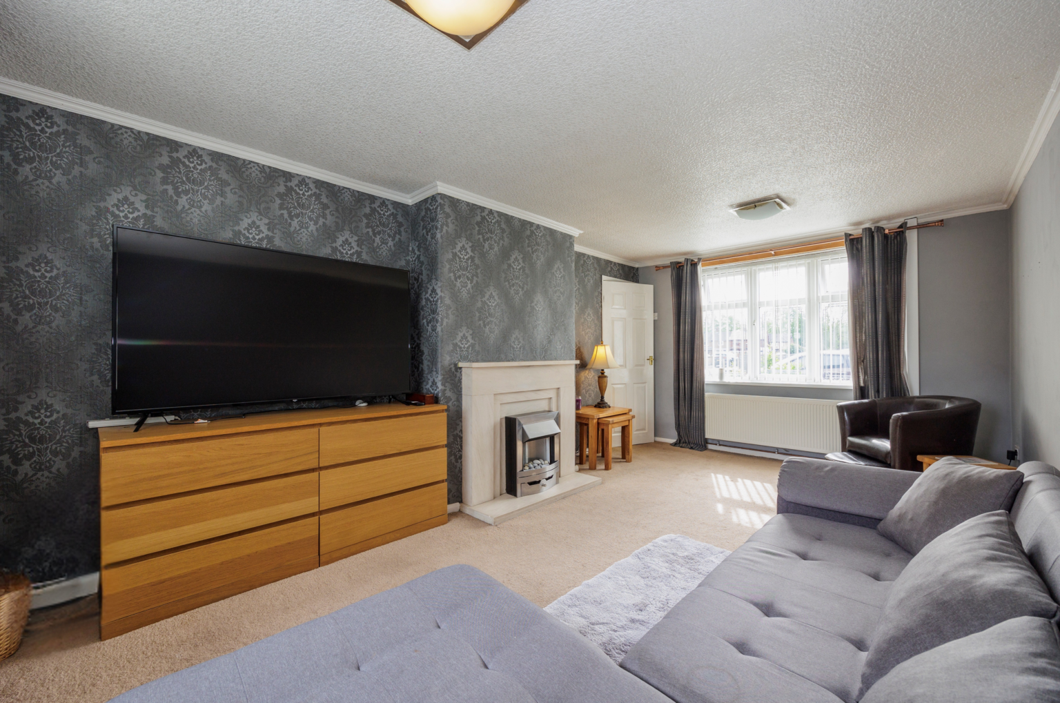 Spacious and Well-Maintained 3 Bedroom End Terraced Home For Sale in Golborne (WA3)