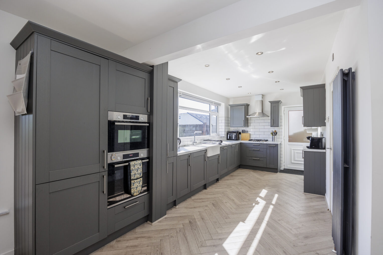 pacious 5 Bedroom Detached Home with Self-Contained Extension For Sale in Lowton (WA3)
