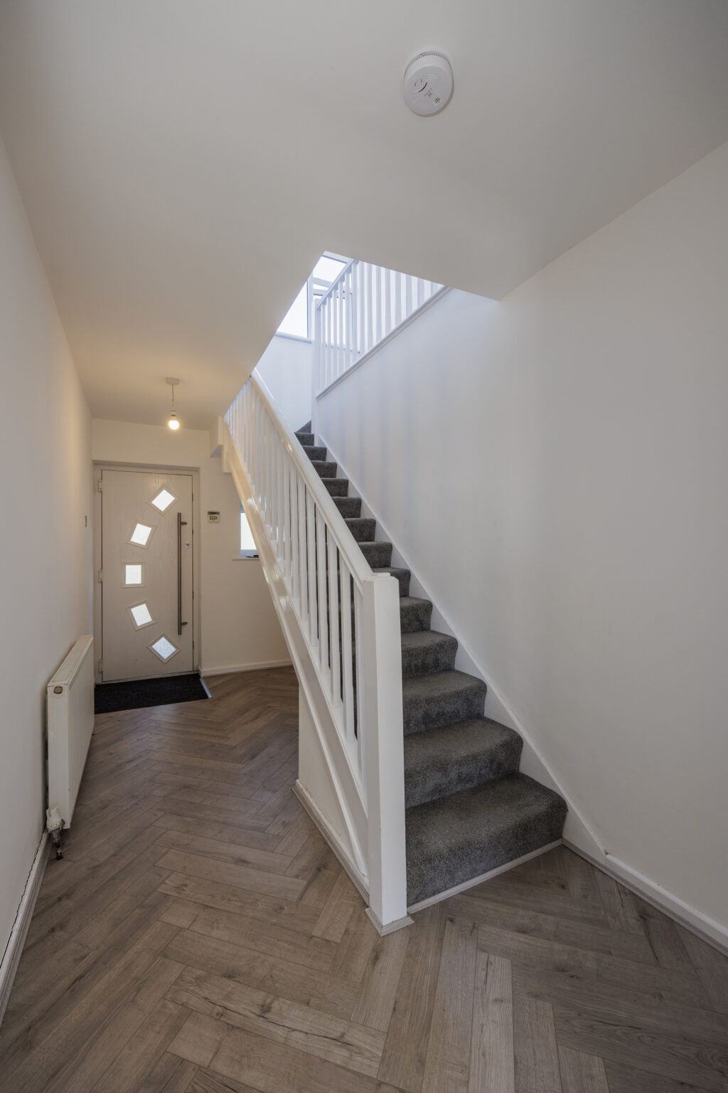 pacious 5 Bedroom Detached Home with Self-Contained Extension For Sale in Lowton (WA3)