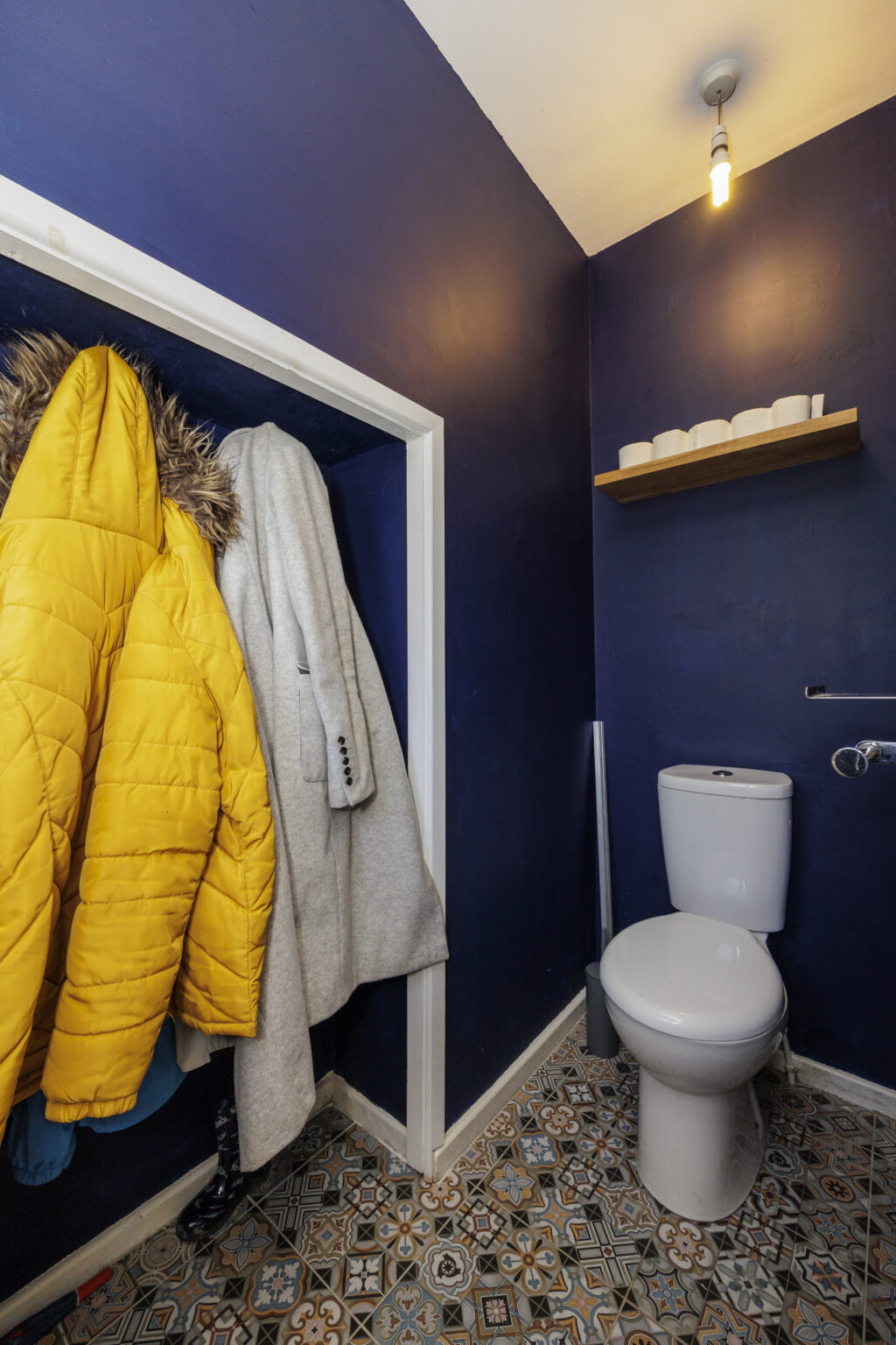 pacious 5 Bedroom Detached Home with Self-Contained Extension For Sale in Lowton (WA3)