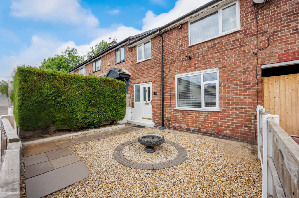 Charming 3 Bedroom Home For Sale in St. Helens (WA9)