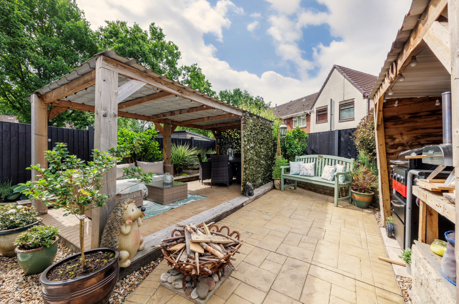 Beautiful 3 Bedroom End-Terraced Home For Sale in Callands, Warrington