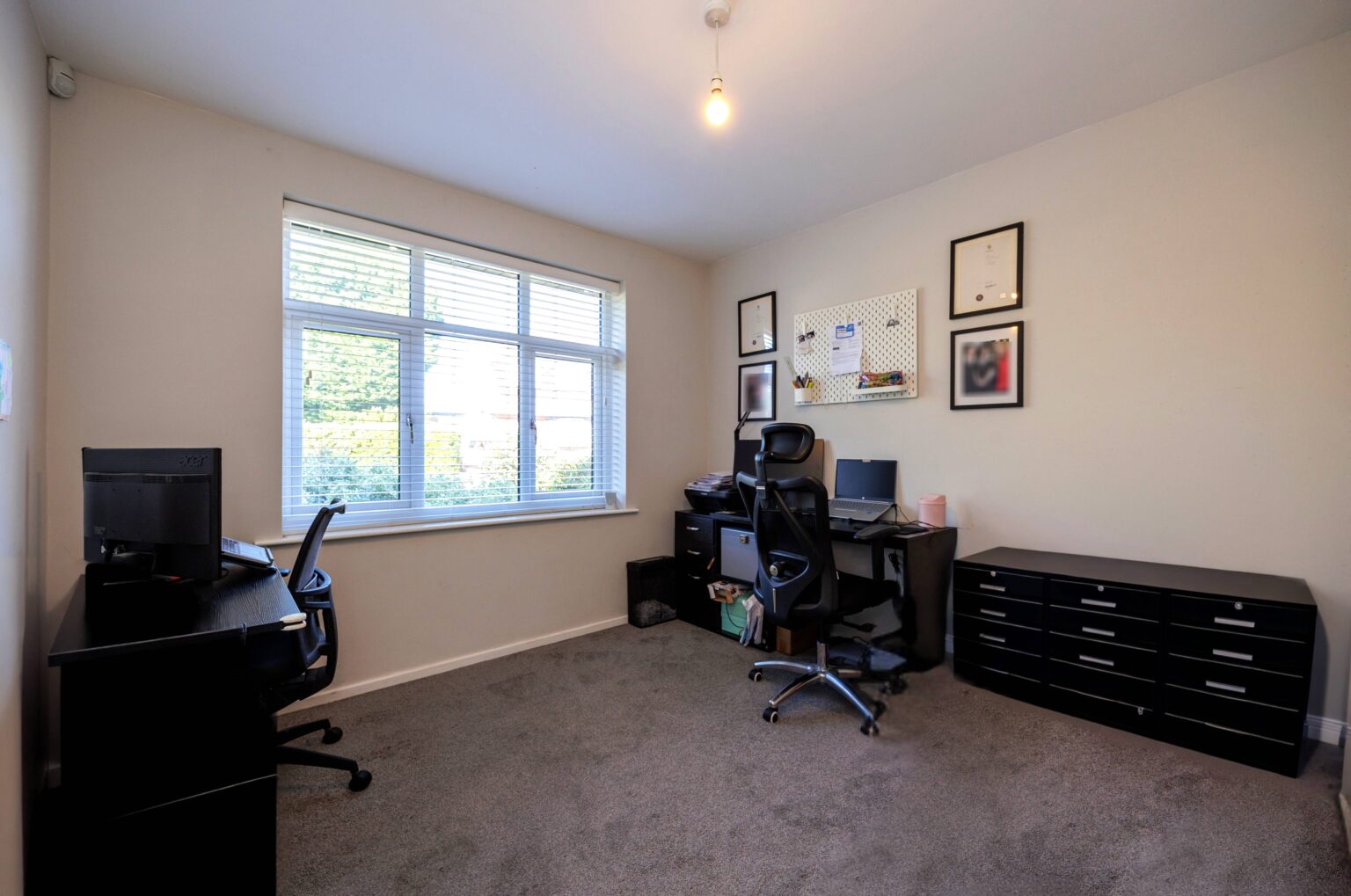 pacious 5 Bedroom Detached Home with Self-Contained Extension For Sale in Lowton (WA3)