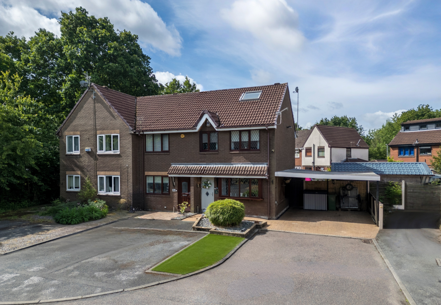 Beautiful 3 Bedroom End-Terraced Home For Sale in Callands, Warrington
