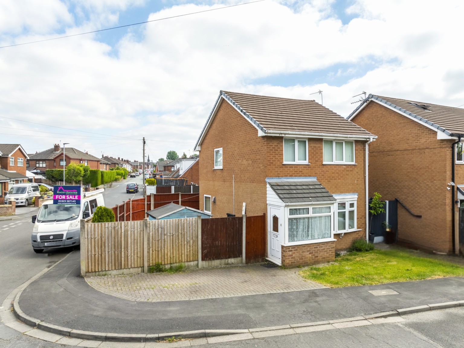 Spacious 3 Bedroom Detached Home For Sale in Haydock (WA11)