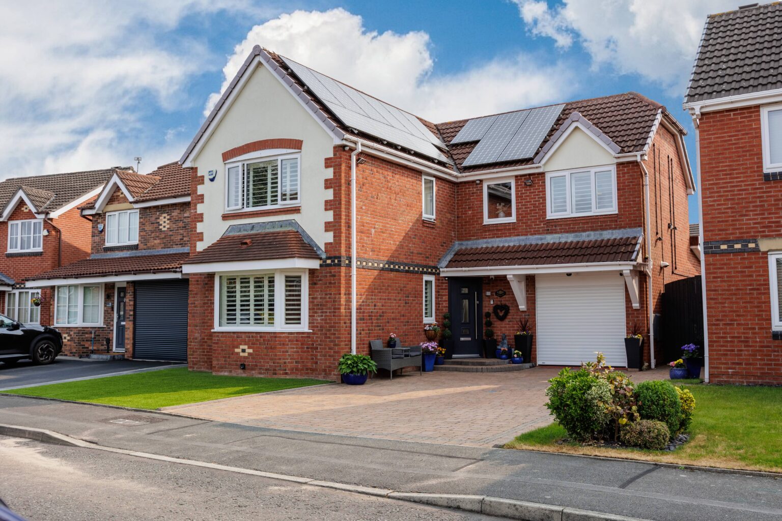 outstanding 4 bedroom detached family home for sale on Anemone Way, St. Helens