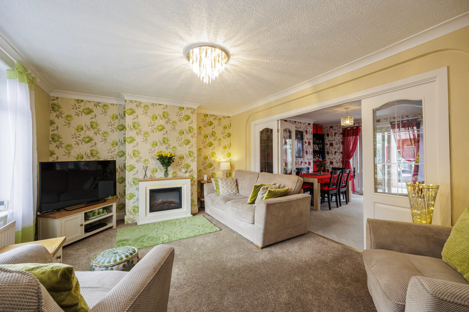Spacious 3 Bedroom Semi-Detached Home For Sale in Newton-le-willows (WA12)