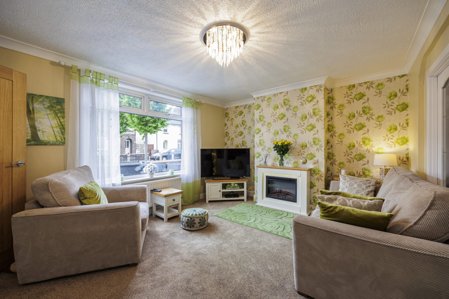 Spacious 3 Bedroom Semi-Detached Home For Sale in Newton-le-willows (WA12)
