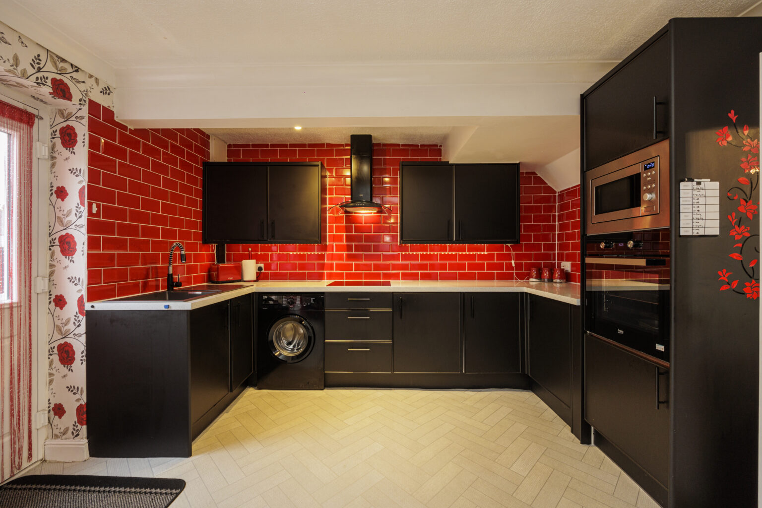 Spacious 3 Bedroom Semi-Detached Home For Sale in Newton-le-willows (WA12)