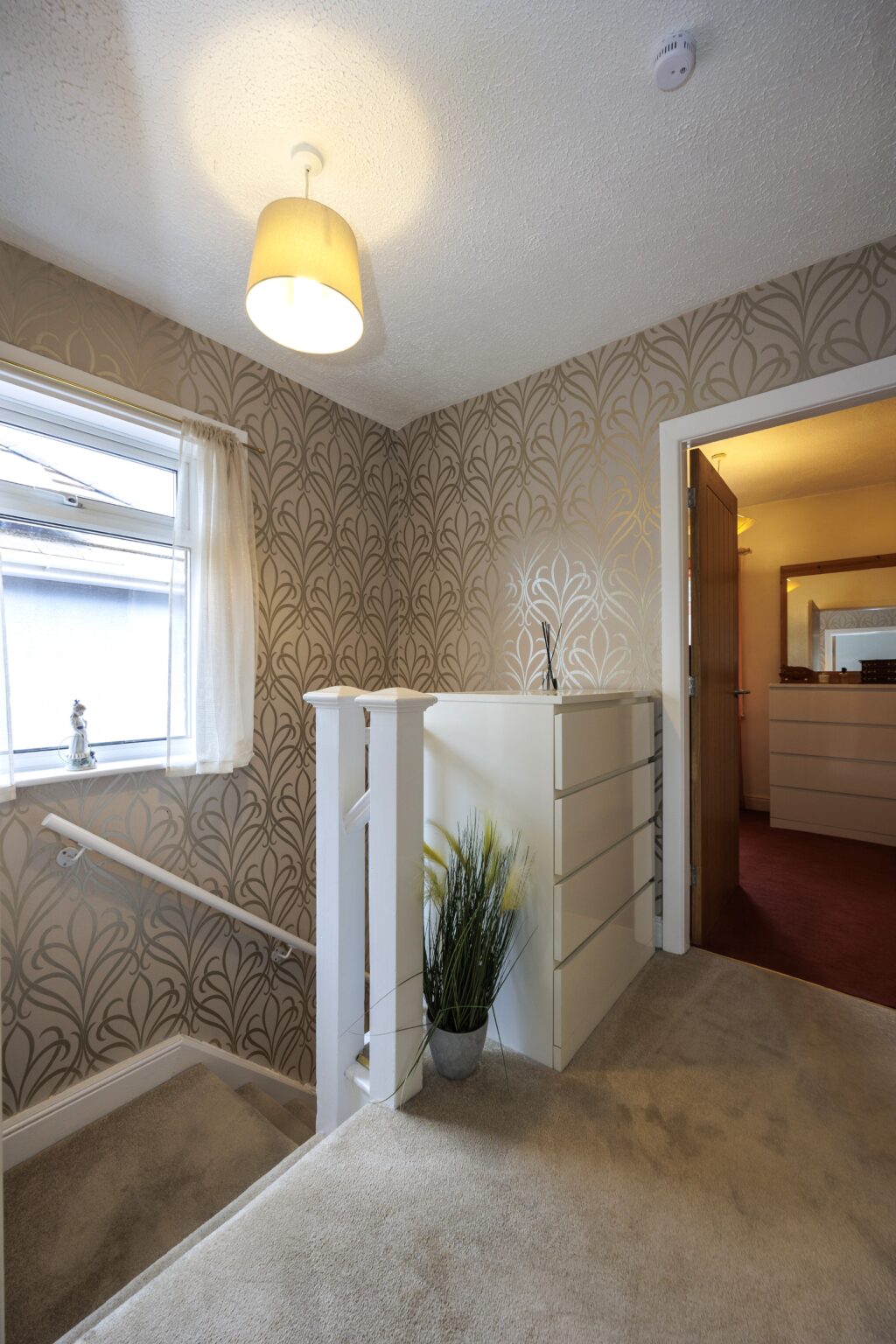 Spacious 3 Bedroom Semi-Detached Home For Sale in Newton-le-willows (WA12)