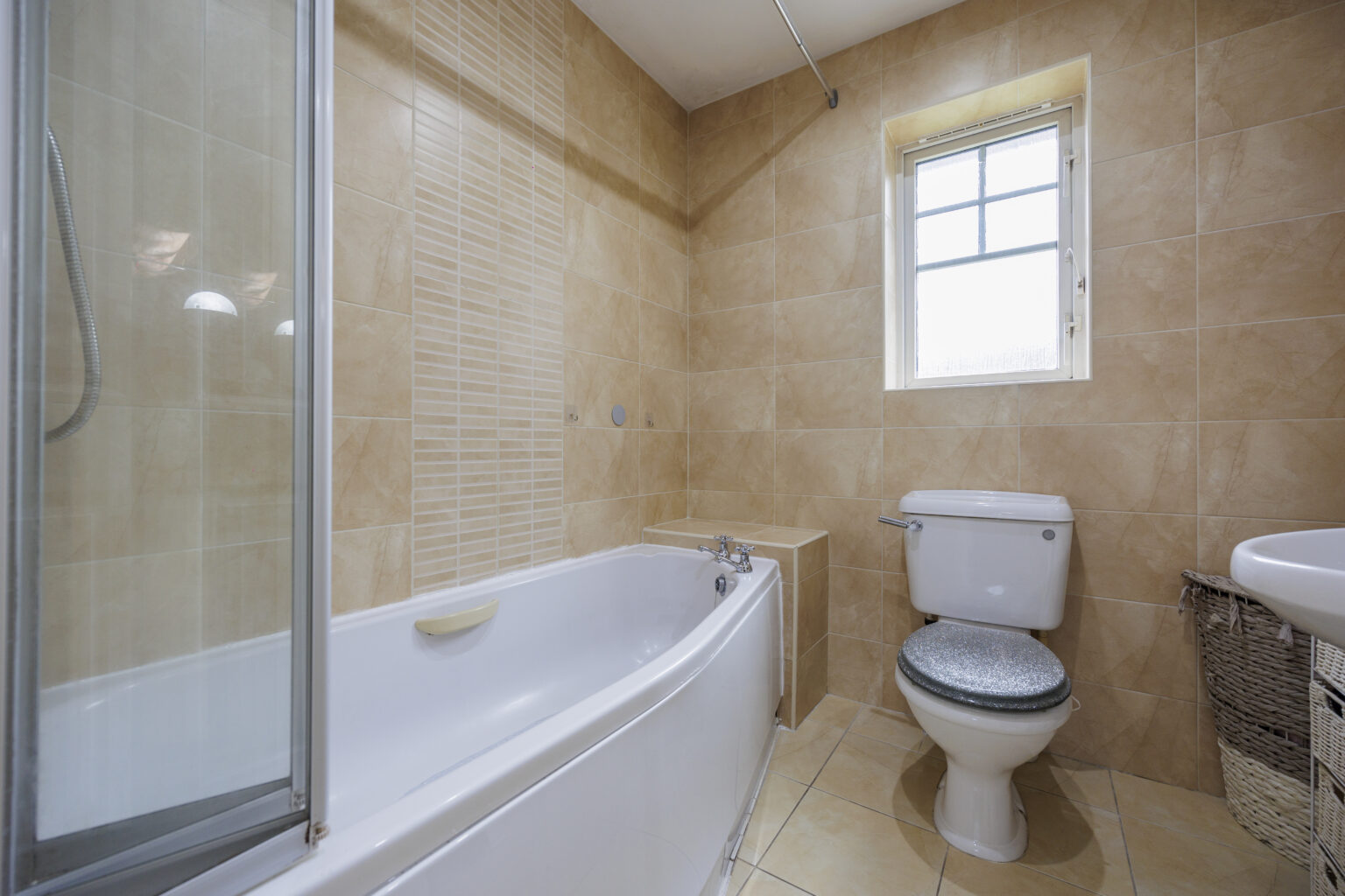 Charming 3 Bedroom End-Terraced Home For Sale in Newton-le-Willows (WA12)