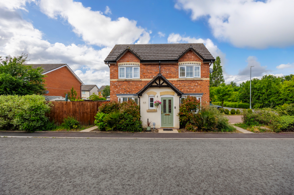 immaculate 3 bedroom detached family home for sale on Etherley Drive, Newton-le-Willows, WA12