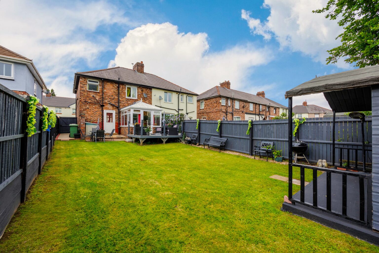 Spacious 3 Bedroom Semi-Detached Home For Sale in Newton-le-willows (WA12)