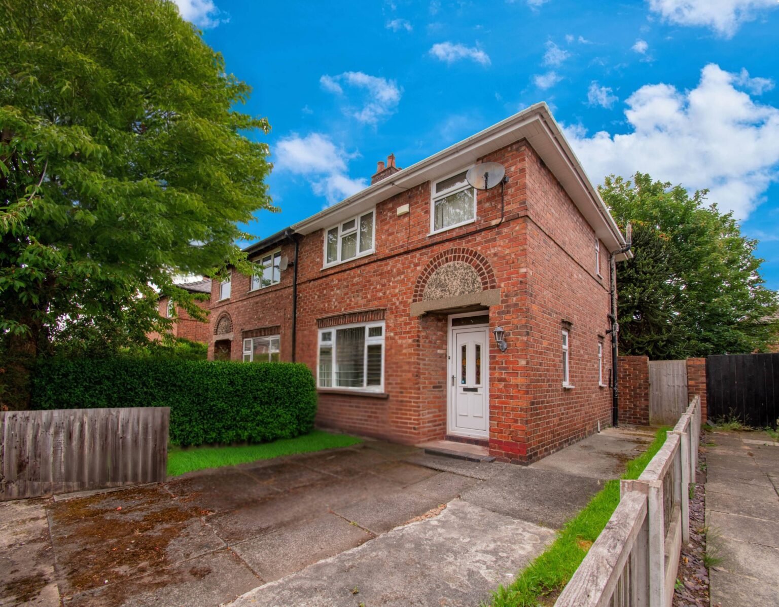 Spacious 3 Bedroom Semi-Detached Home For Sale in Latchford East, Warrington (WA4)