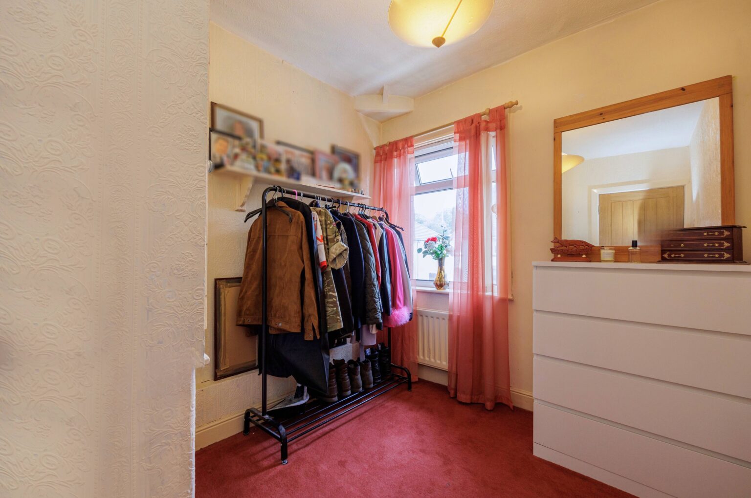 Spacious 3 Bedroom Semi-Detached Home For Sale in Newton-le-willows (WA12)