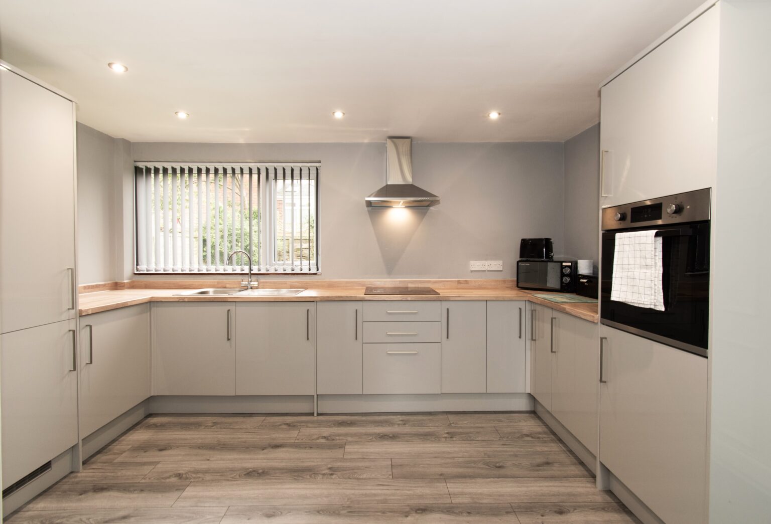 Beautiful and Generously Sized 3 Bedroom Semi-Detached House For Sale in Golborne (WA3)