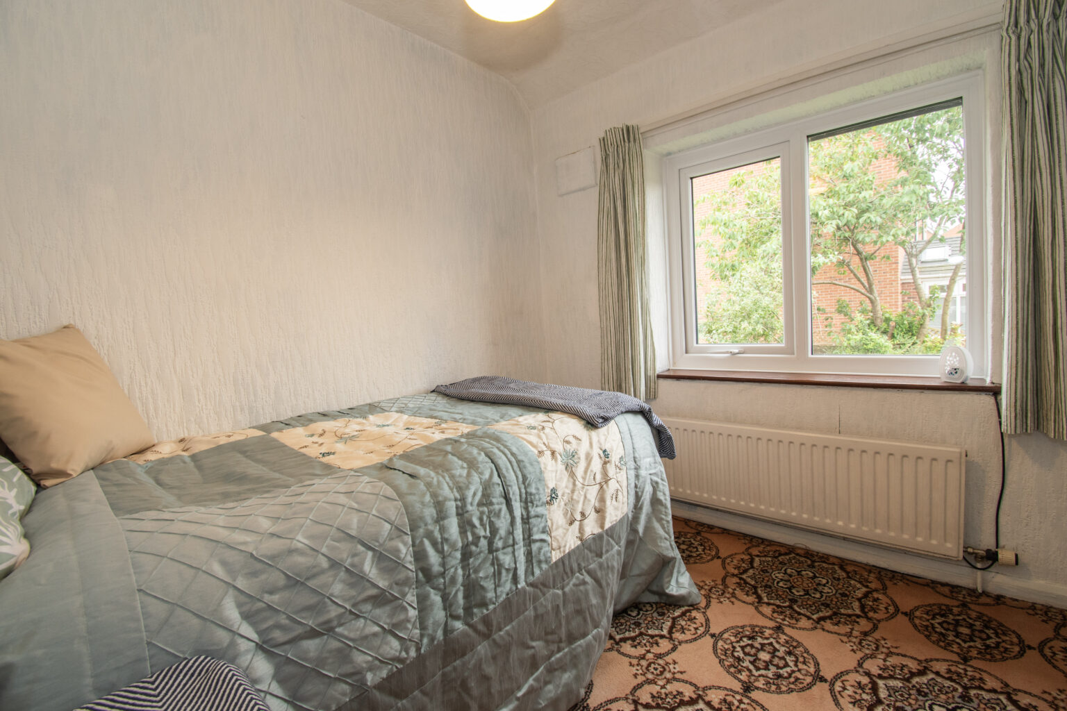 Beautiful and Generously Sized 3 Bedroom Semi-Detached House For Sale in Golborne (WA3)