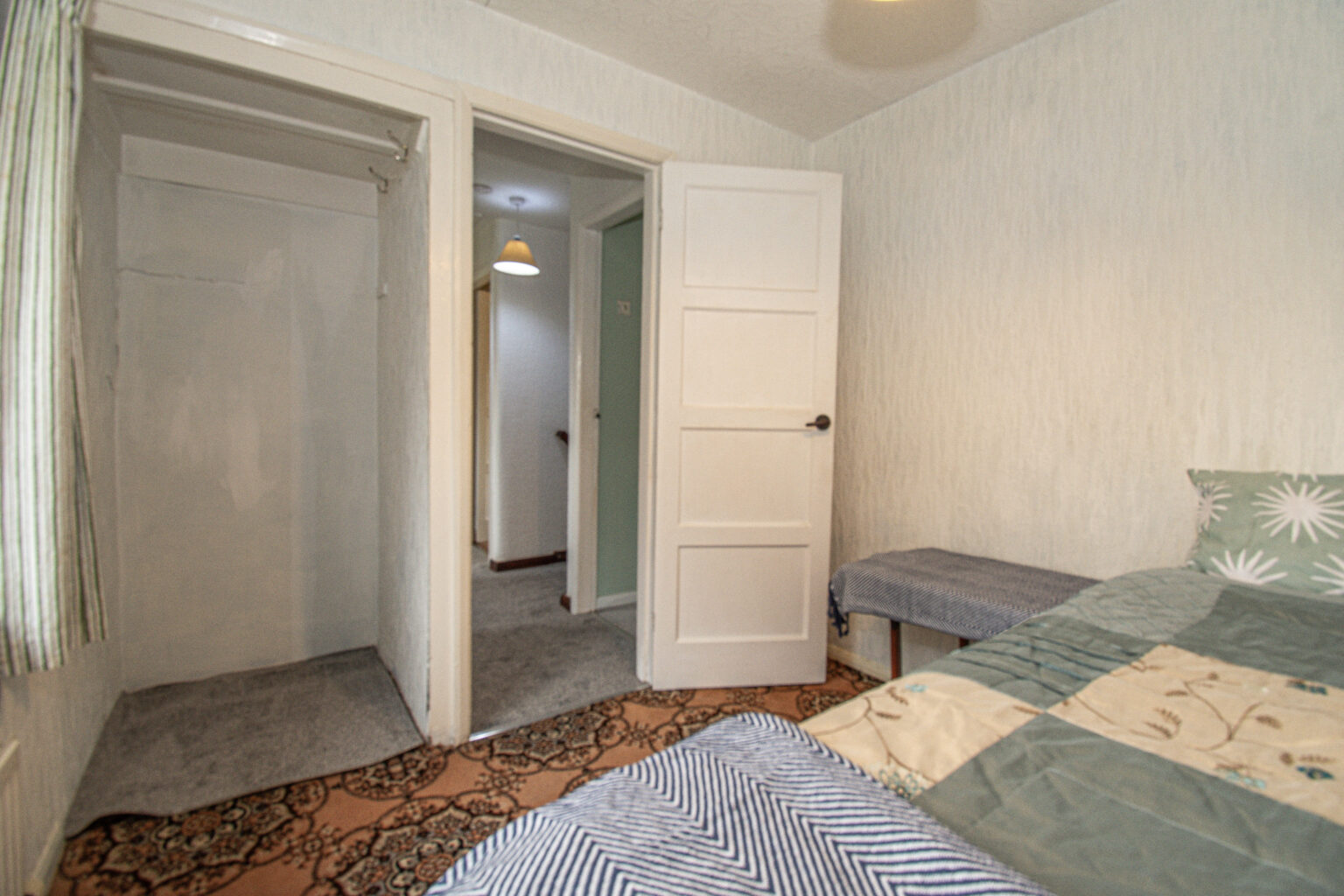Beautiful and Generously Sized 3 Bedroom Semi-Detached House For Sale in Golborne (WA3)