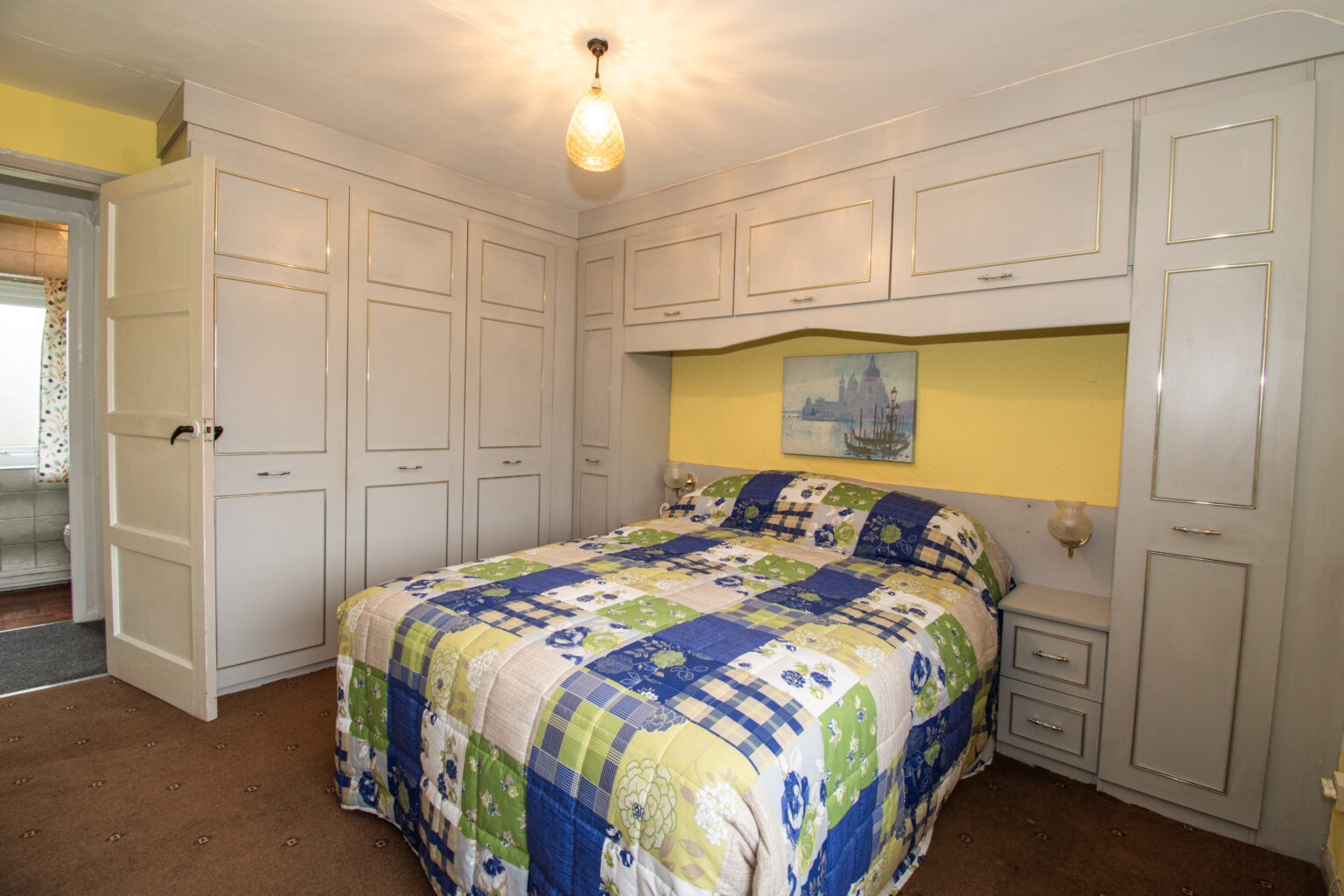 Beautiful and Generously Sized 3 Bedroom Semi-Detached House For Sale in Golborne (WA3)