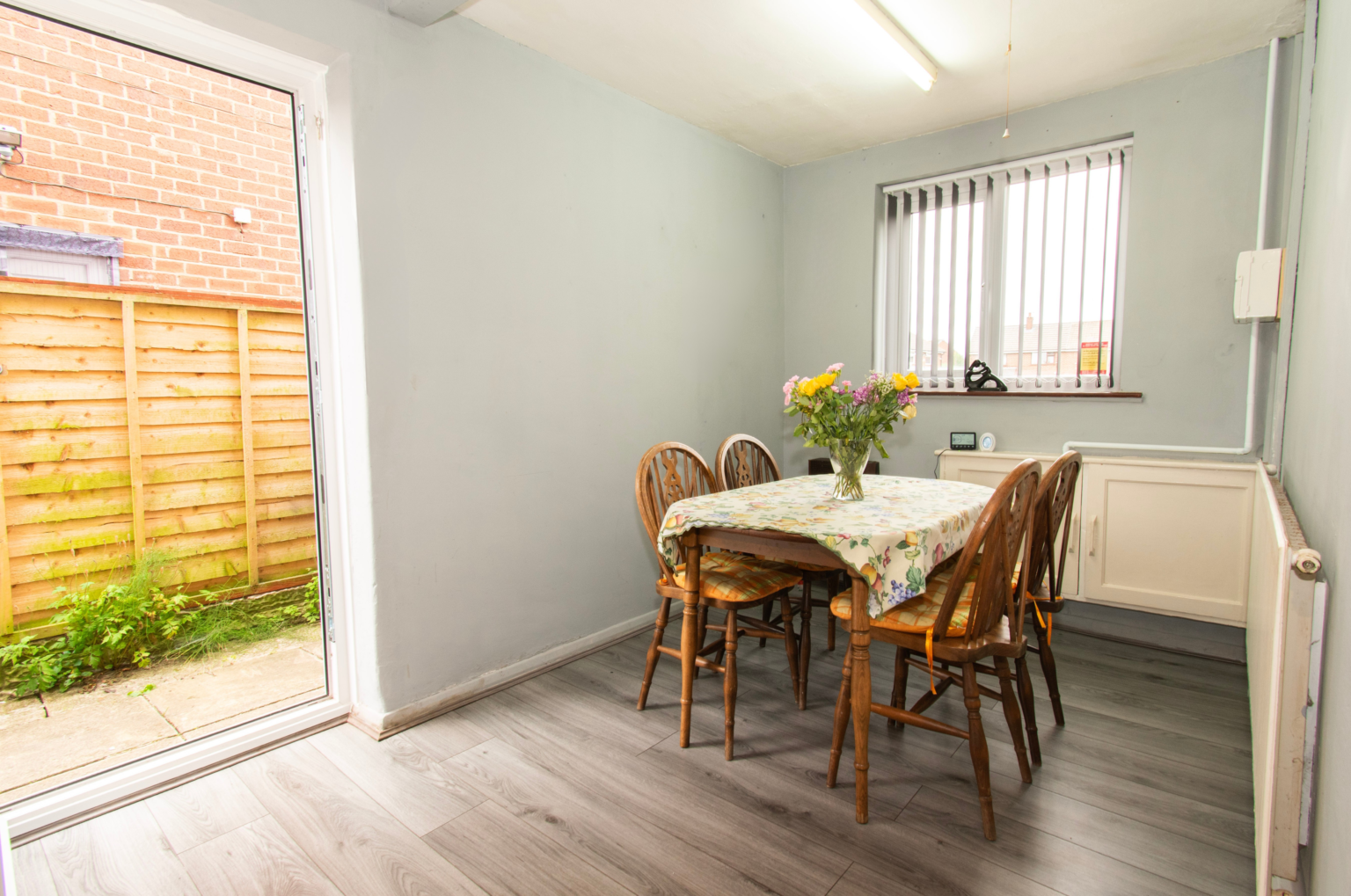 Beautiful and Generously Sized 3 Bedroom Semi-Detached House For Sale in Golborne (WA3)
