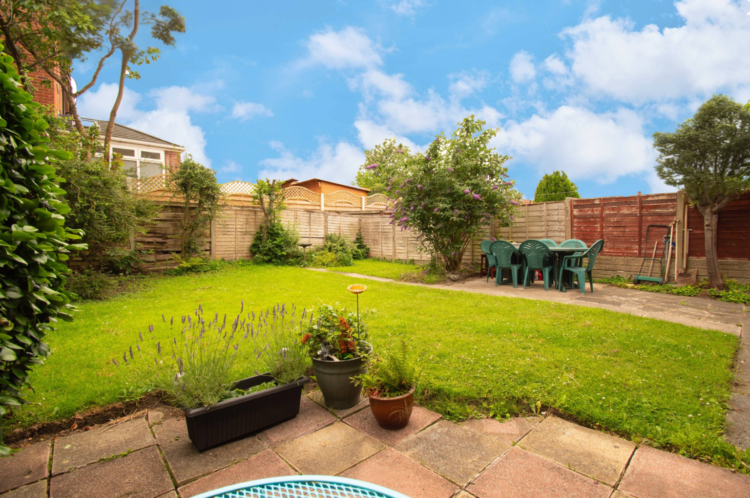 Beautiful and Generously Sized 3 Bedroom Semi-Detached House For Sale in Golborne (WA3)