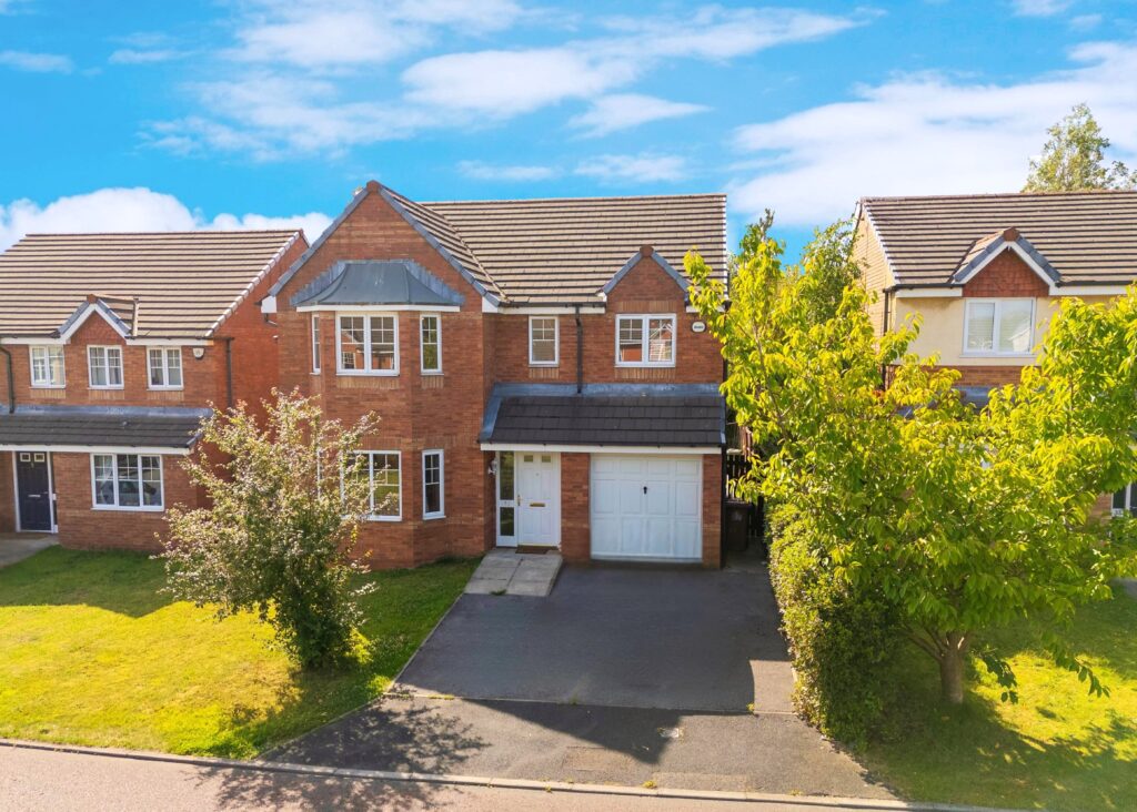 Spacious 4 Bed Detached Family Home For Sale in Newton-le-Willows (WA12)