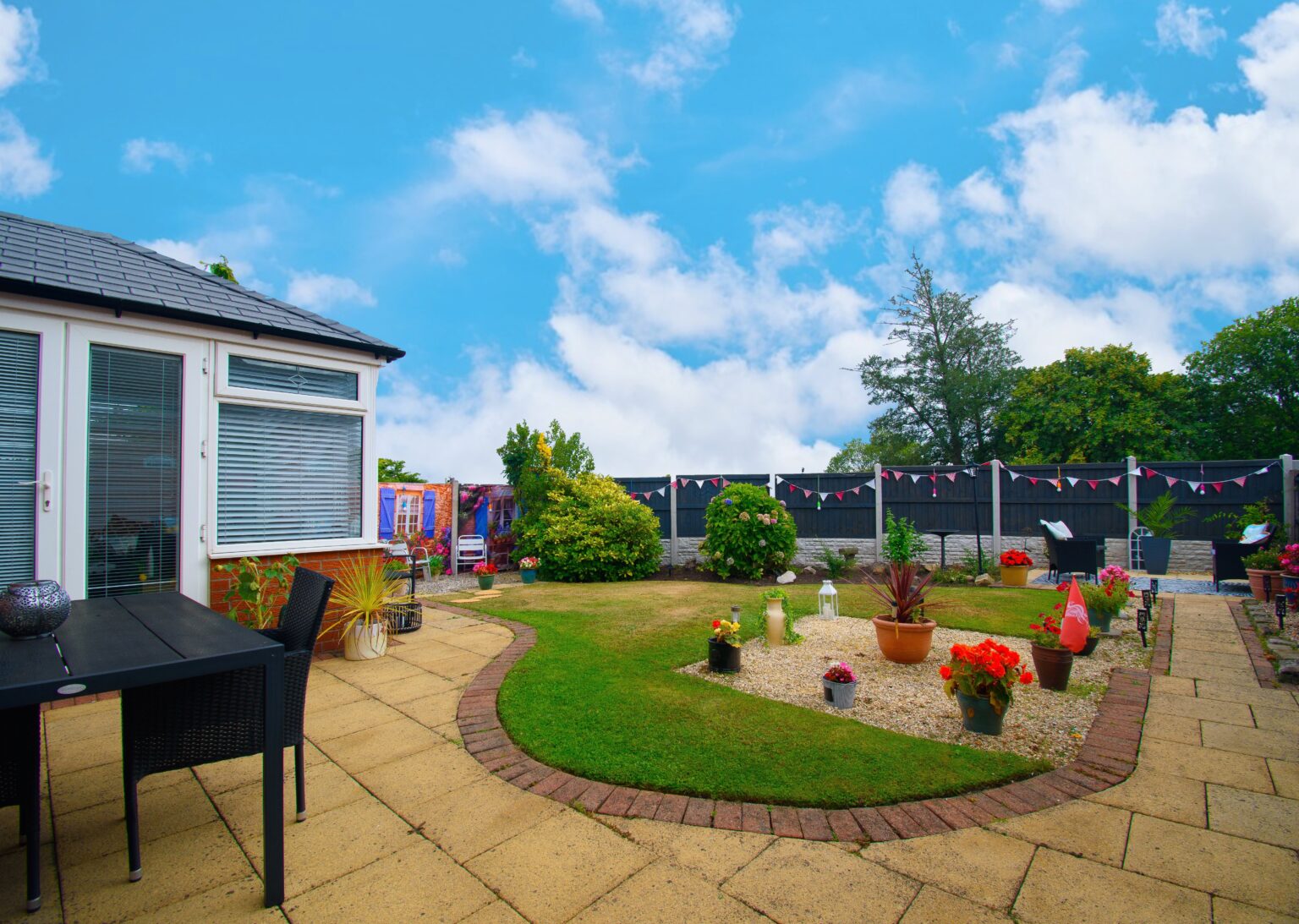 Spacious and Versatile 4/5 Bedroom Detached Family Home For Sale in Newton-le-Willows (WA12)