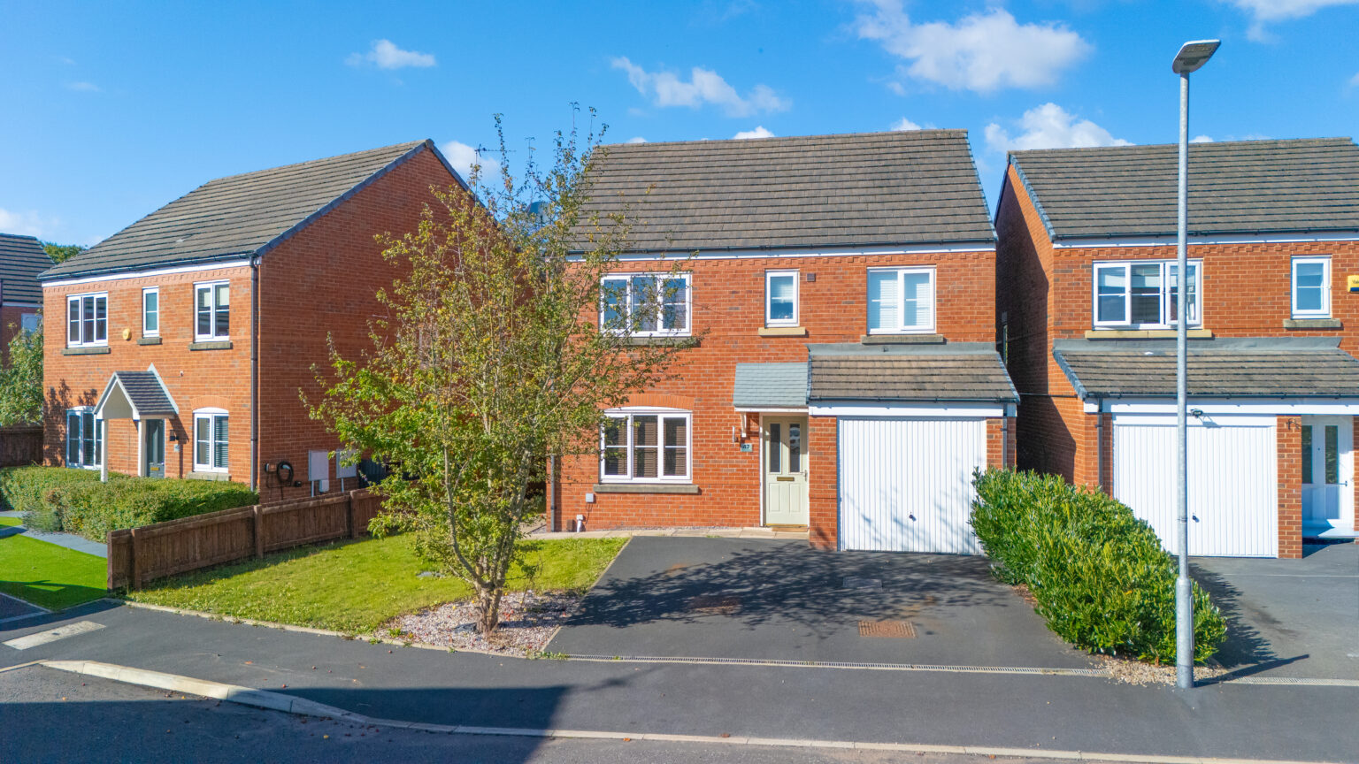 Spacious 4 Bedroom Detached Family Home For Sale in Newton-le-Willows (WA12)