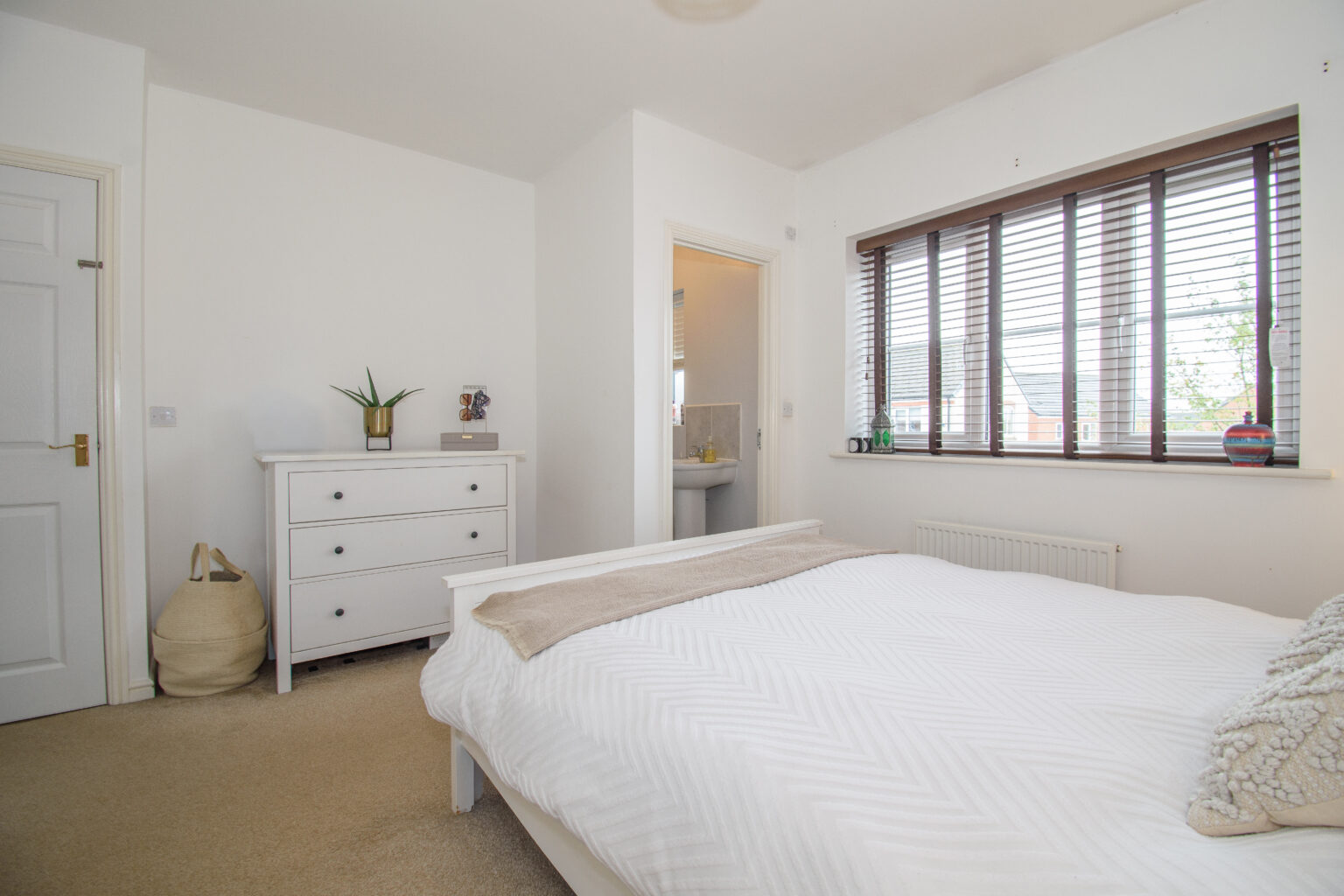 Spacious 4 Bedroom Detached Family Home For Sale in Newton-le-Willows (WA12)