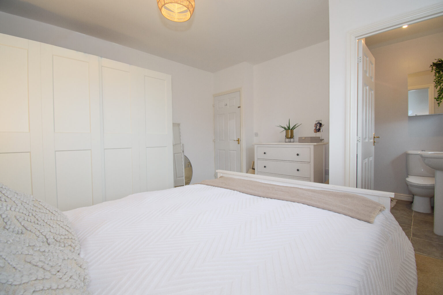 Spacious 4 Bedroom Detached Family Home For Sale in Newton-le-Willows (WA12)
