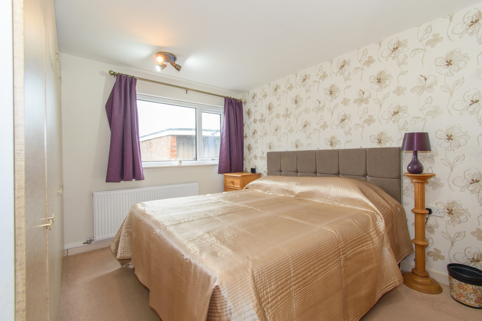 spacious 3-bedroom detached bungalow for sale in Leigh