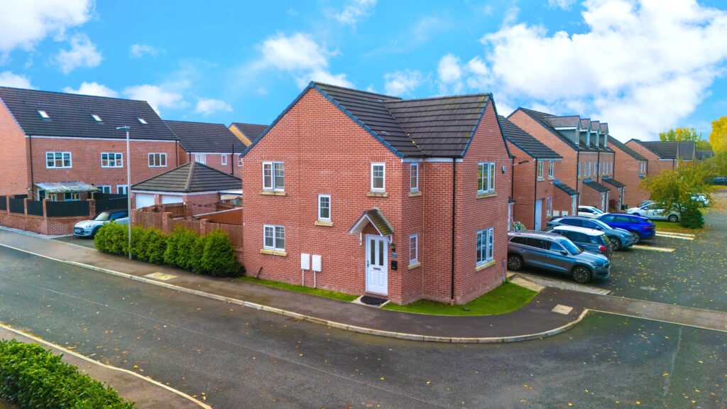 3 Bedroom Detached Family Home For Sale in Leigh (WN7)