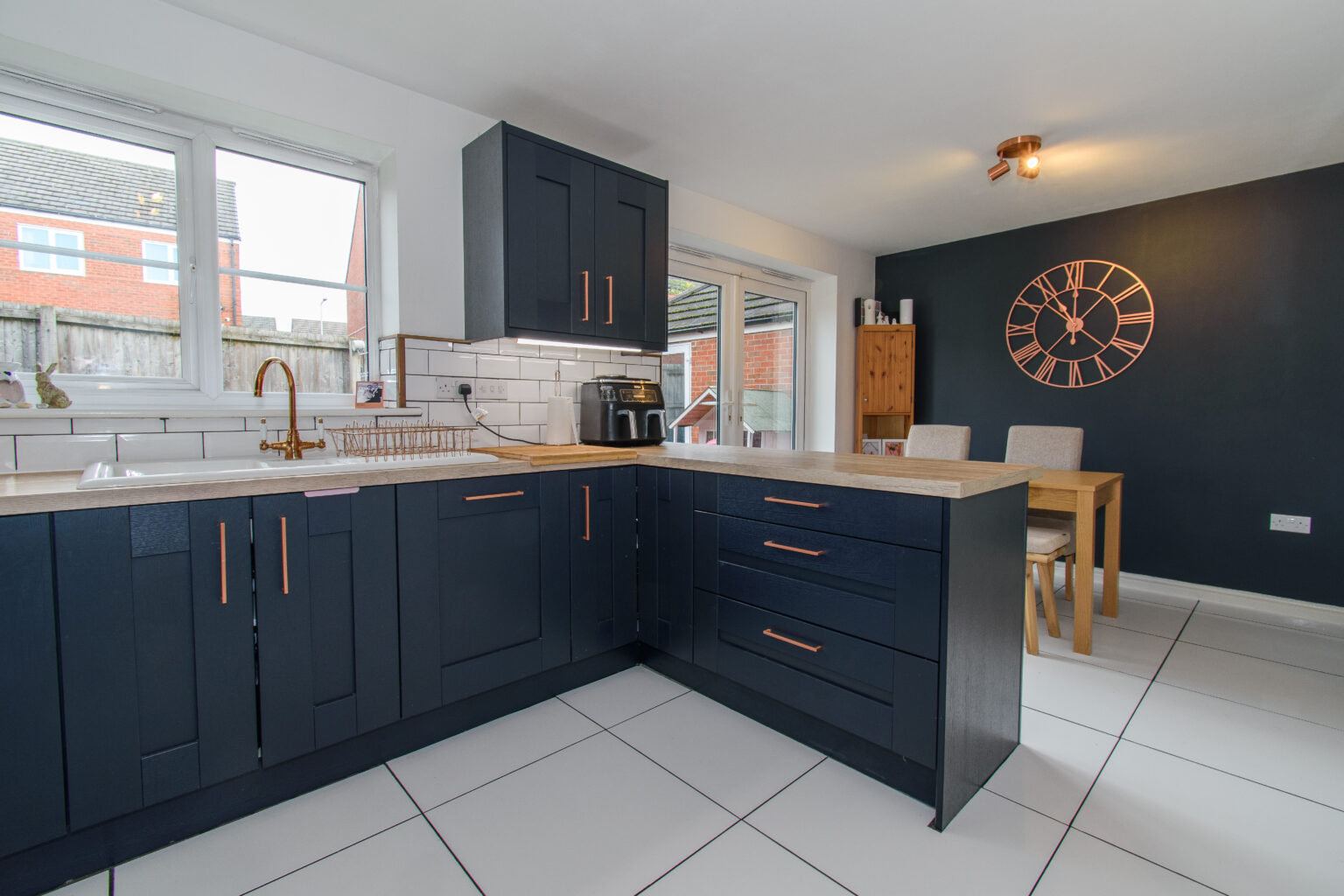 Beautifully Updated 3 Bedroom Detached Home For Sale in Newton-Le-Willows (WA12)