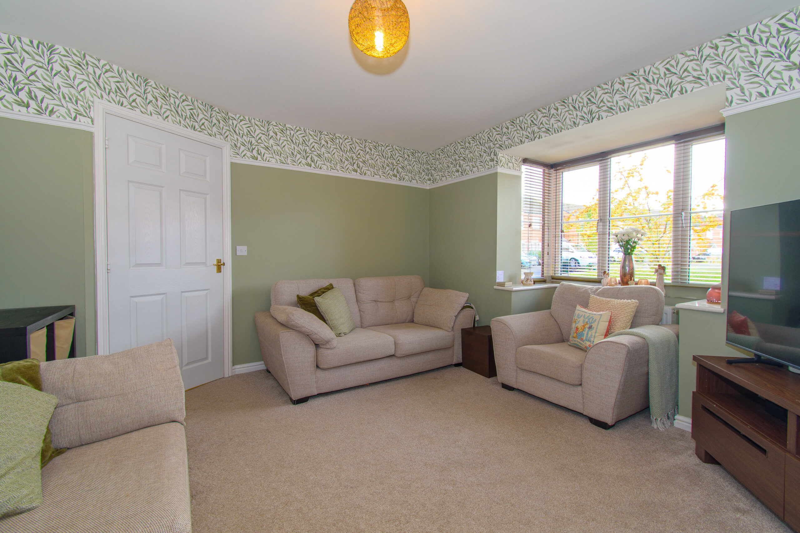DSC_0062 Beautifully Updated 3 Bedroom Detached Home For Sale in Newton-Le-Willows (WA12)