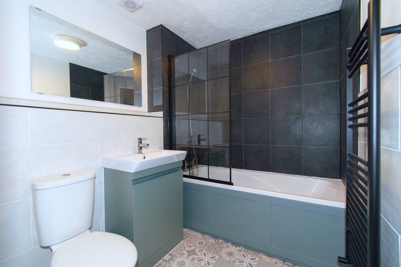 Luxury, Fully Renovated & Furnished 2 bedroom apartment To Let in Warrington town centre (WA1)