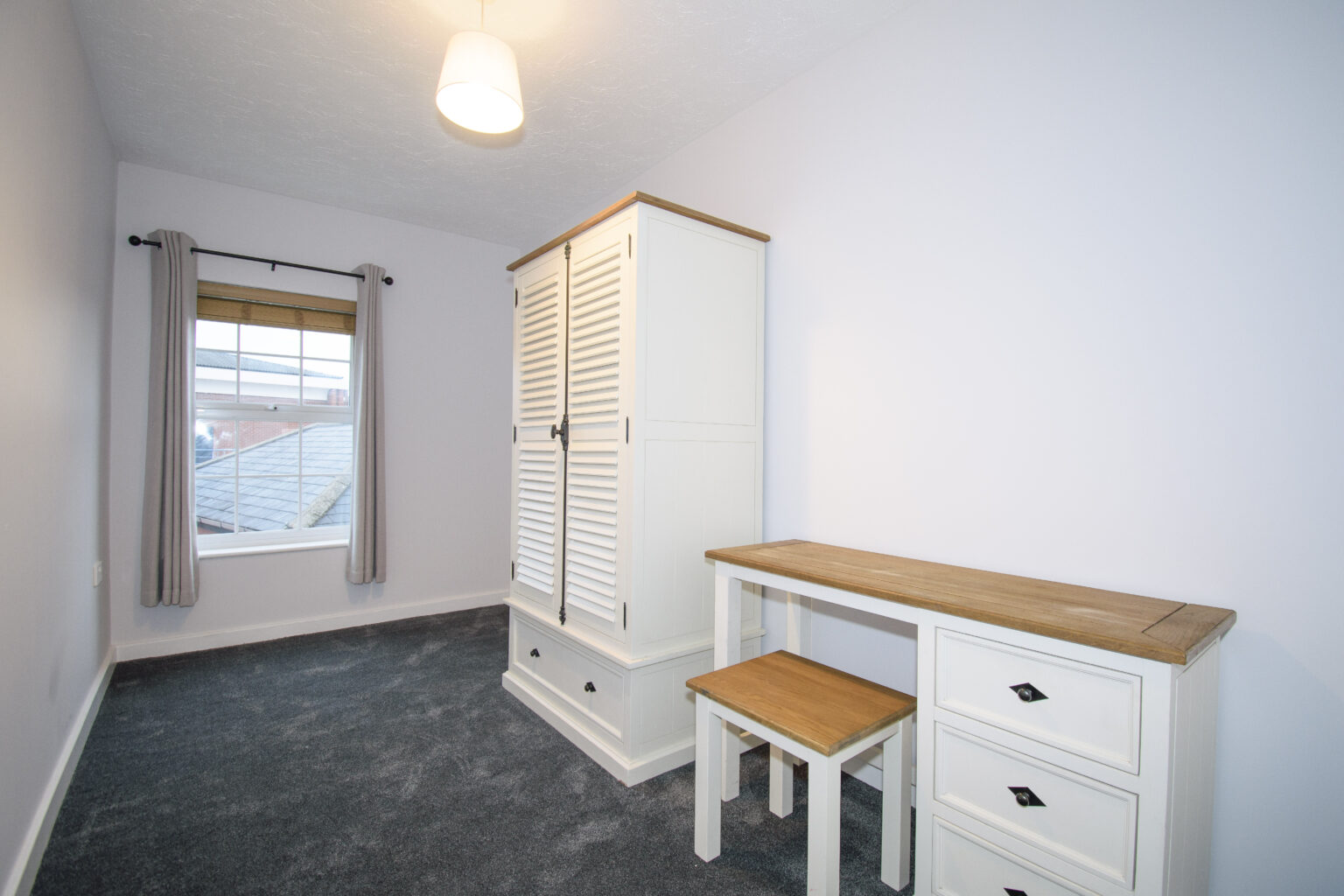 Luxury, Fully Renovated & Furnished 2 bedroom apartment To Let in Warrington town centre (WA1)